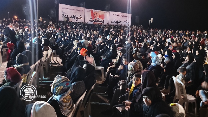 Iranpress: اقامة مراسم تأبين الشهيد سليماني في مدينة بوشهر  