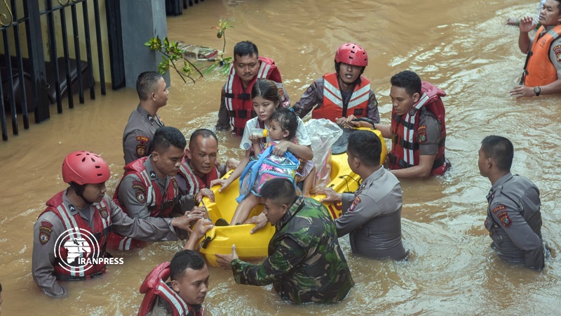 Iranpress: 21 killed, 30,000 homeless in Indonesia capital flood