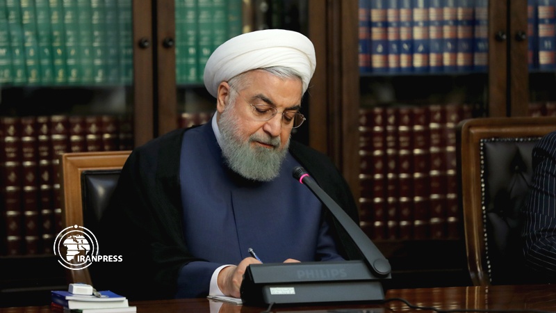 Iranpress: الرئيس روحاني يعزي بوفاة العشرات من المواطنين بكرمان 