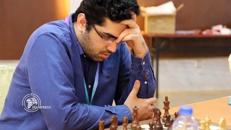 Iranpress: لاعب الشطرنج الإيراني يمتنع عن خوض المسابقة مع ممثل للكيان الصهيوني
