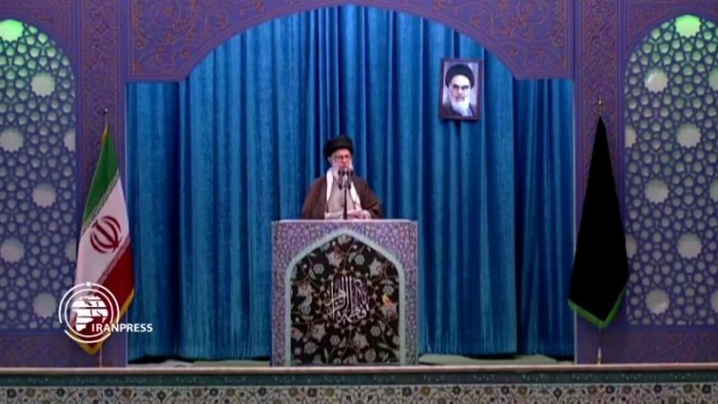 Iranpress: قائد الثورة الإسلامية: استهداف القاعدة الأمريكية هو أحد أيام الله