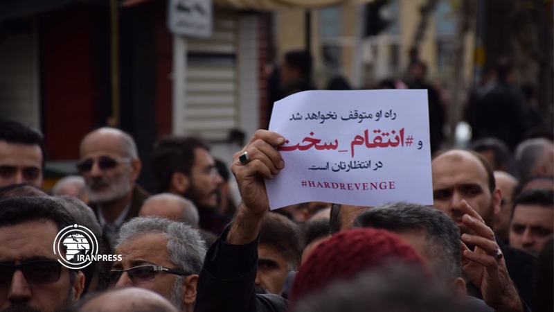 Iranpress: تظاهرة في مدينة رشت تنديدًا بإغتيال الفريق سليماني