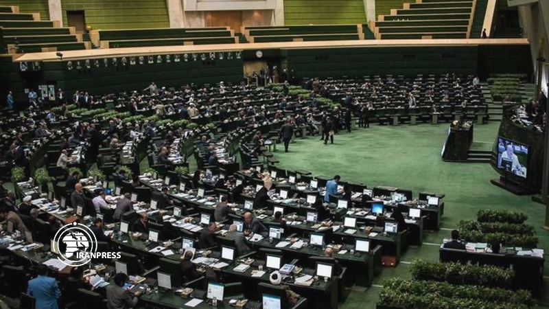 Iranpress: Report: Parliament in two sessions addressed Lt. Gen. Soleimani Martyrdom and plane crash