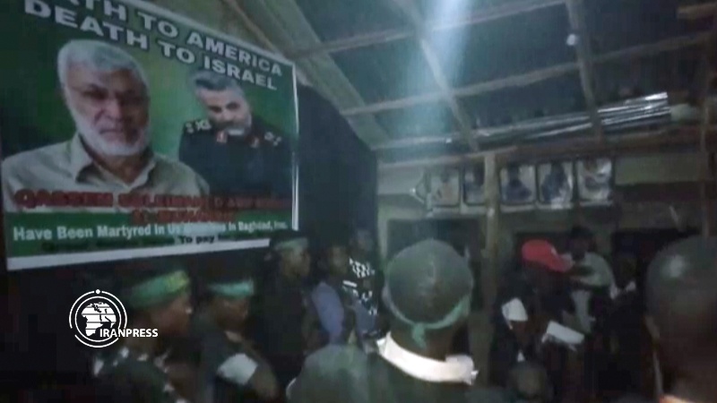 Iranpress: مراسم عزاء الشهيد سليماني في نيجيريا + فيديو