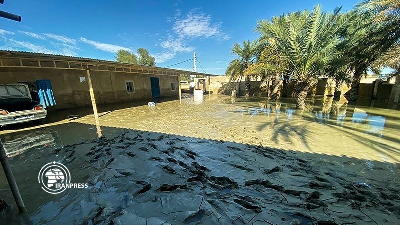 Iranpress: President Rouhani gives order for aid to flood-hit people in sistan-Balouchestan