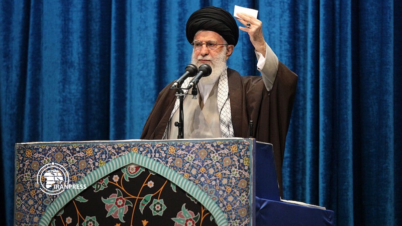 Iranpress: قائد الثورة الإسلامية يلقي كلمة بالعربية في صلاة الجمعة اليوم