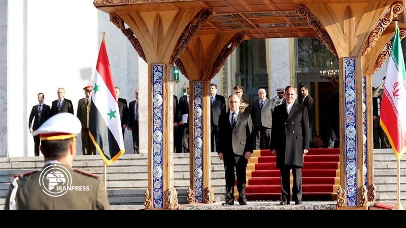 Iranpress: جهانغيري يستقبل رئيس الوزراء السوري رسميا