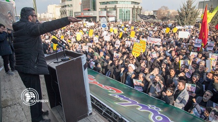 Photo: Massive gathering of 'Soleimani-ha' held in Kermanshah