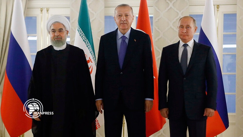 Iranpress: Russia announces possibility of Syria trilateral summit in Tehran