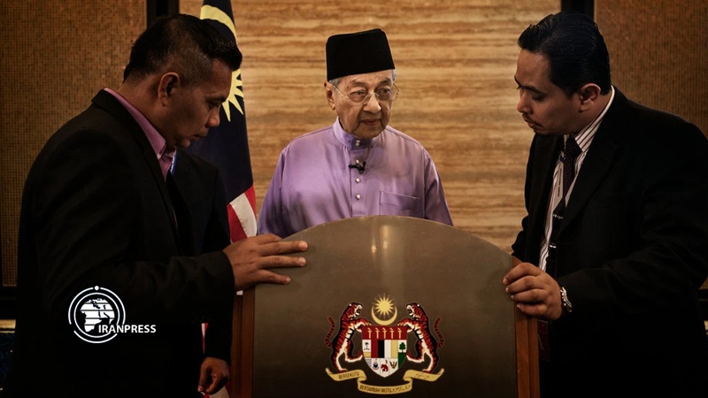 Iranpress: Malaysia’s Prime Minister, Mahathir Mohamad, Submits Resignation Letter to king