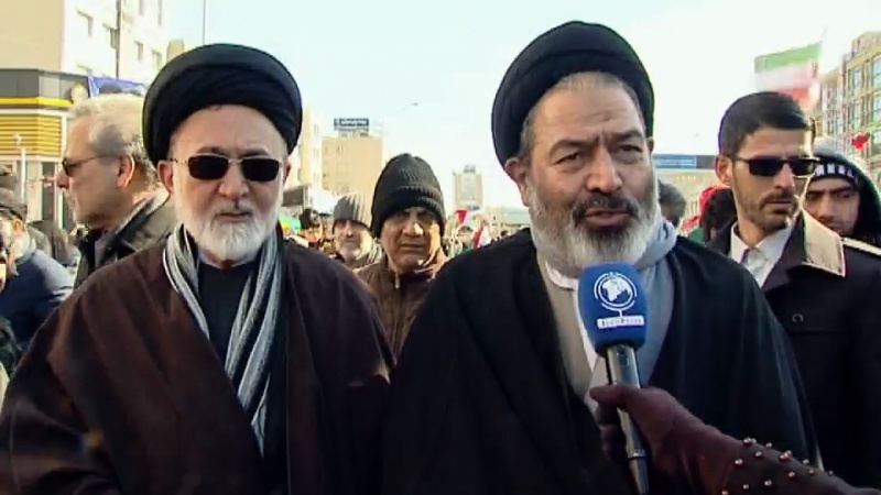 Iranpress: ممثل قائد الثورة: الشعب الإيراني شعب واعٍ