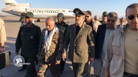  Iran's Defence Minister visits flood-hit areas of Sistan and Baluchestan