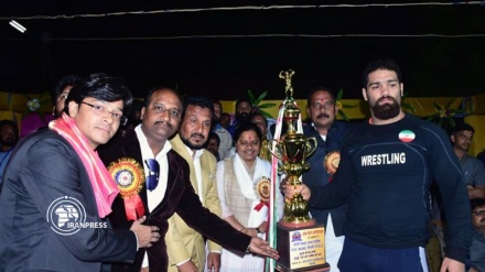 Iranian wrestler grabs gold medal in India's wrestling tournament