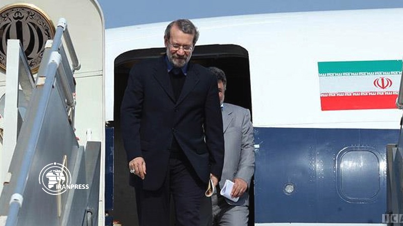 Iranpress: لاريجاني يعود إلى طهران قادماً من بيروت