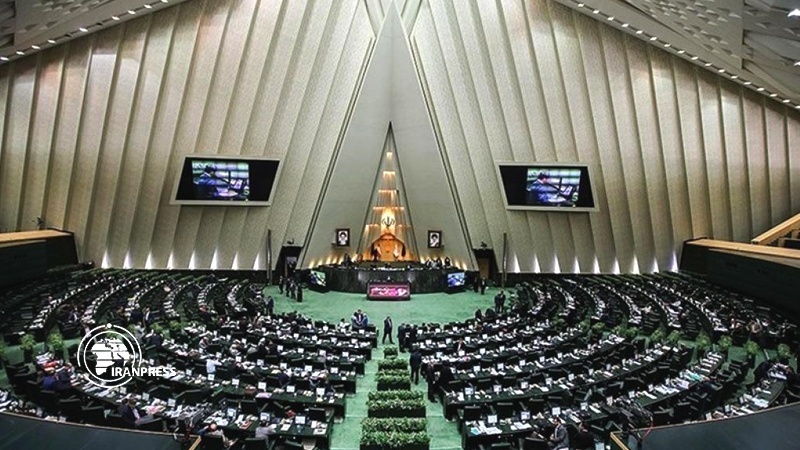 Iranpress: الرئيس الإيراني يقدم وزيره المقترح لتولي وزارة الزراعة إلى البرلمان