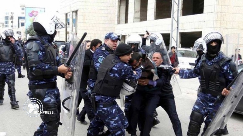 Iranpress: قرار السلطة الفلسطينية لقمع التظاهرات ضد "صفقة القرن"