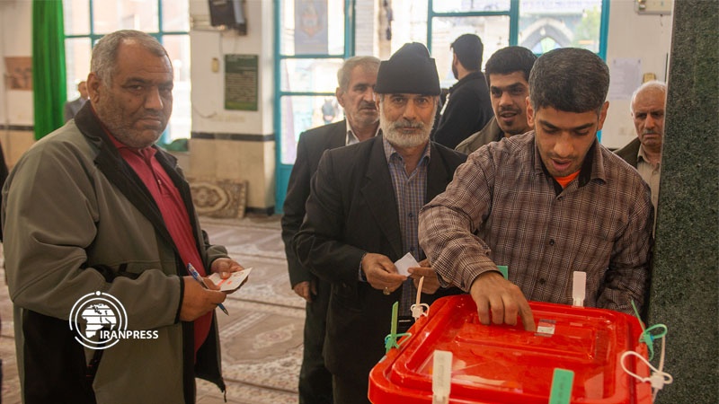 Iranpress: الإنتخابات التشريعية في مدينة ساري؛ إقبال شعبي لافت