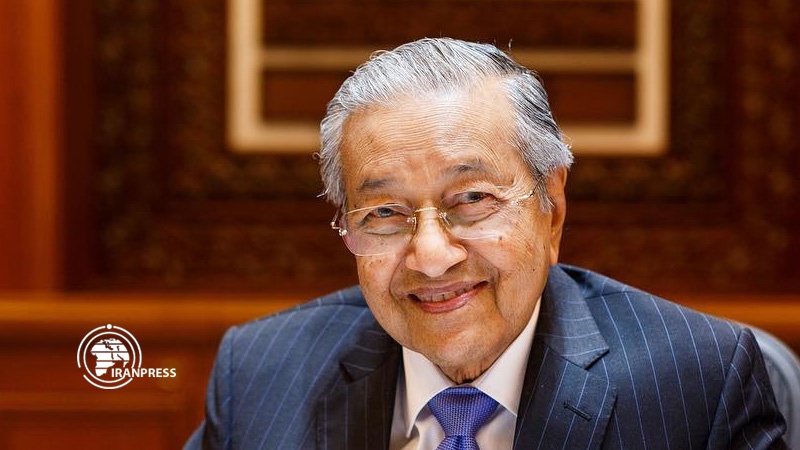 Iranpress: Unexpected resignation of Malaysian Prime Minister