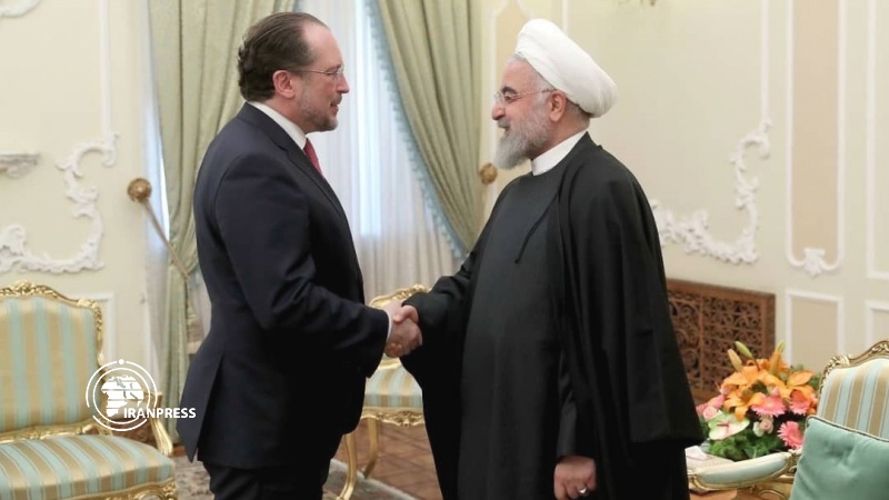 Iranpress: روحاني يؤكد ضرورة وقوف أوروبا بوجه الإجراءات الأمريكية