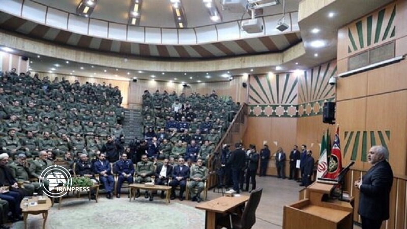 Iranpress: ظريف يندد برد فعل بعض الدول العربية تجاه صفقة القرن