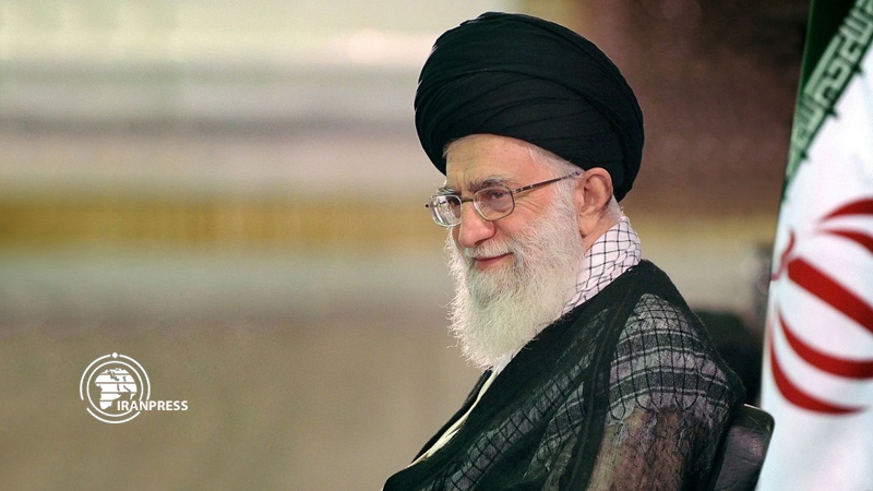 Iranpress: قائد الثورة يوافق على العفو عن أكثر من ألفي سجين