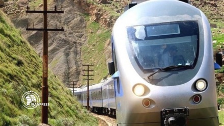 322 locomotives, wagons enter Iran's railway fleet