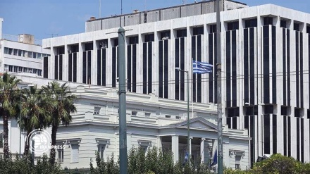 اليونان تدعو إلى رفع العقوبات الأمريكية الأحادية ضد الشعب الإيراني