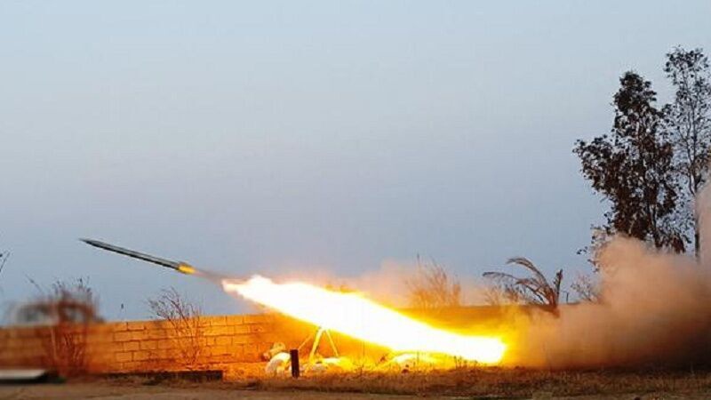 Iranpress: سبعة صواريخ تستهدف معسكر التاجي شمالي بغداد