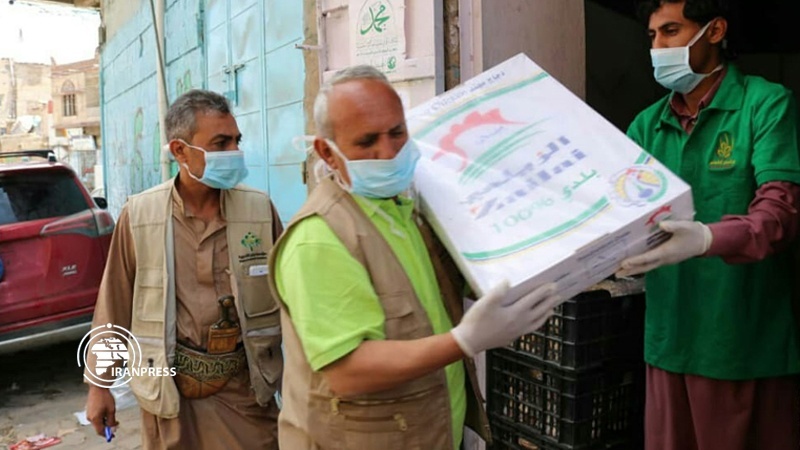 Iranpress: اليمن.. توزيع المساعدات على الفقراء والمساكين خلال شهر رمضان المبارك
