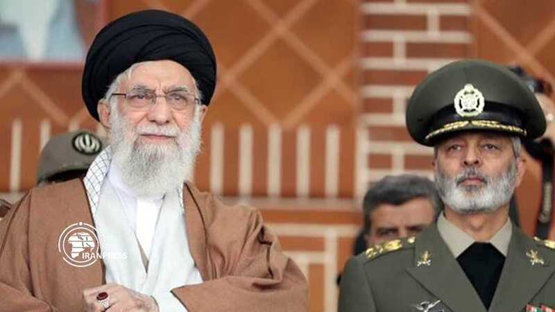 Iranpress:  تهنئة وابلاغ تحيات قائد الثورة الاسلامية بمناسبة يوم الجيش