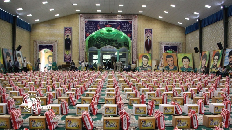 Iranpress:  توزيع مساعدات رمضانية للعائلات المحتاجة في فارس