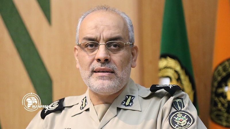 Iranpress: US, uninvited guest in Persian Gulf region: Commandant