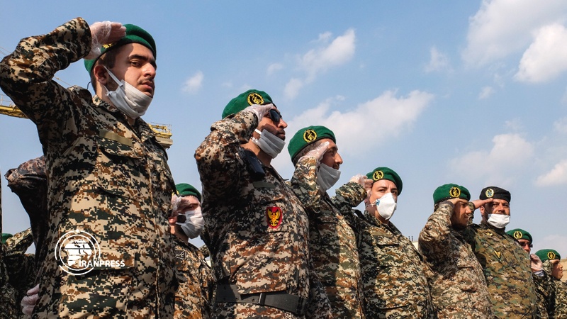 Iranpress: شاهد بالصور.. مناورات الدفاع البيئي لحرس الثورة الاسلامية في طهران