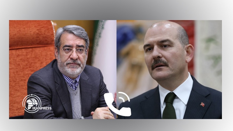Iranpress: Iran ready to transfer management experience to Turkey: Interior Min.