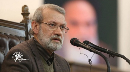لاريجاني: الجيش الايراني احد مظاهر وعناصر القوة الوطنية