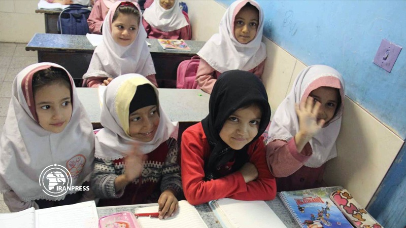 Iranpress: إيران بين أفضل 10 دول بالعالم في التعليم عن بعد 