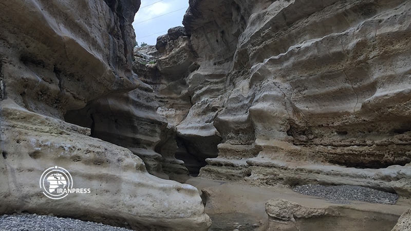 Iranpress: مضيق رازيانه.. من الظواهر الجيولوجية الجميلة في إيلام