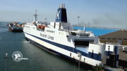 Ship horns echo in Persian Gulf to appreciate healthcare staff