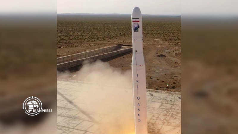Iranpress:   إيران تنجح في إطلاق أول قمر صناعي عسكري إلى الفضاء