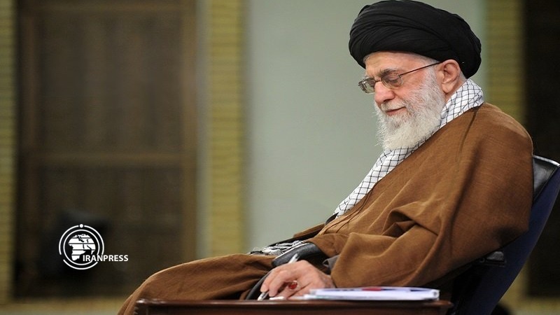 Iranpress: بيان قائد الثورة الإسلامية إثر إستشهاد كوادر بحرية الجيش الايراني