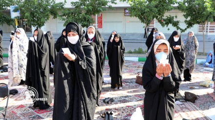 Eid al-Fitr prayers in Mashhad, observing health issues