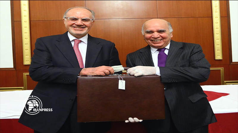 Iranpress: Adel Abdul Mahdi officially handed over power to Al-Kazemi