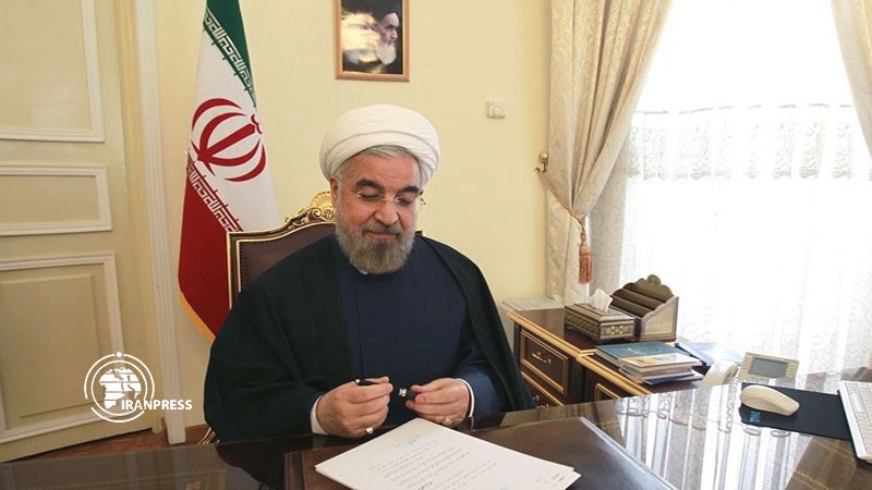 Iranpress: روحاني يهنئ الرئيس اللبناني بعيد المقاومة والتحرير