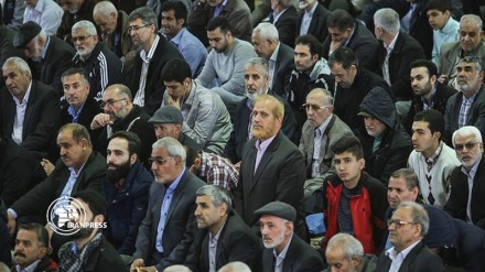 إقامة صلاة الجمعة في 157 مدينة إيرانية عقب تعليق دام شهرين