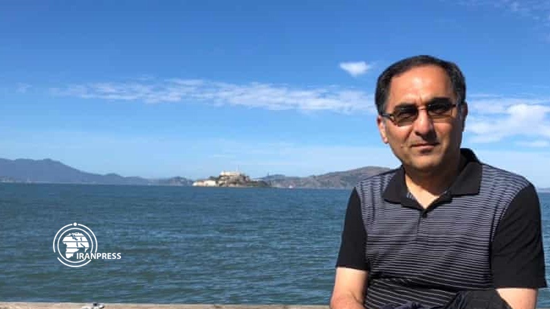 Iranpress: ظريف: العالم الإيراني المعتقل في أمريكا سيعود إلى أرض الوطن