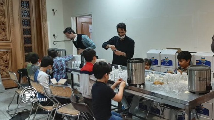 School students help fight against Coronavirus in Tehran