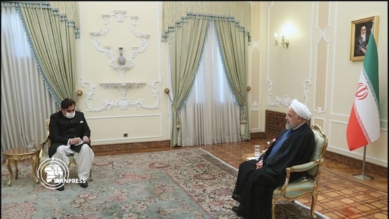 Iranpress: روحاني: إيران وباكستان تدعمان بعضهما البعض دائمًا في اللحظات الصعبة