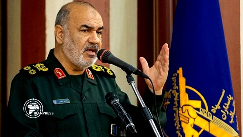 Iranpress: اللواءحسين سلامي : ايران فرضت إرادتها على العدو الأمريكي 