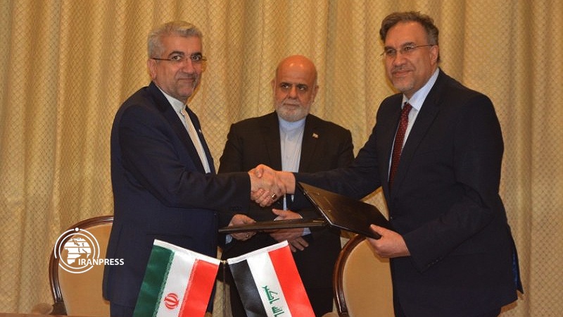 Iranpress: توقيع اتفاقية لتصدير الكهرباء الإيرانية إلى العراق
