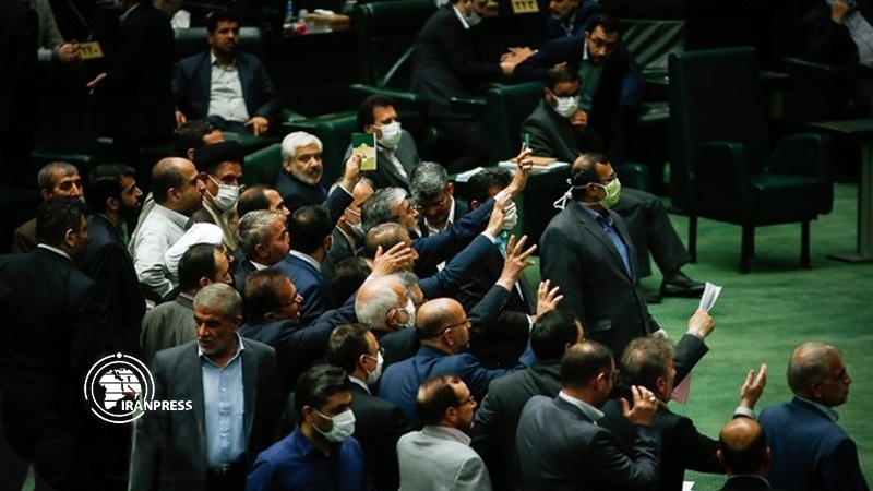Iranpress:  مجلس الشورى يدين قرار مجلس الحكام ضد إيران